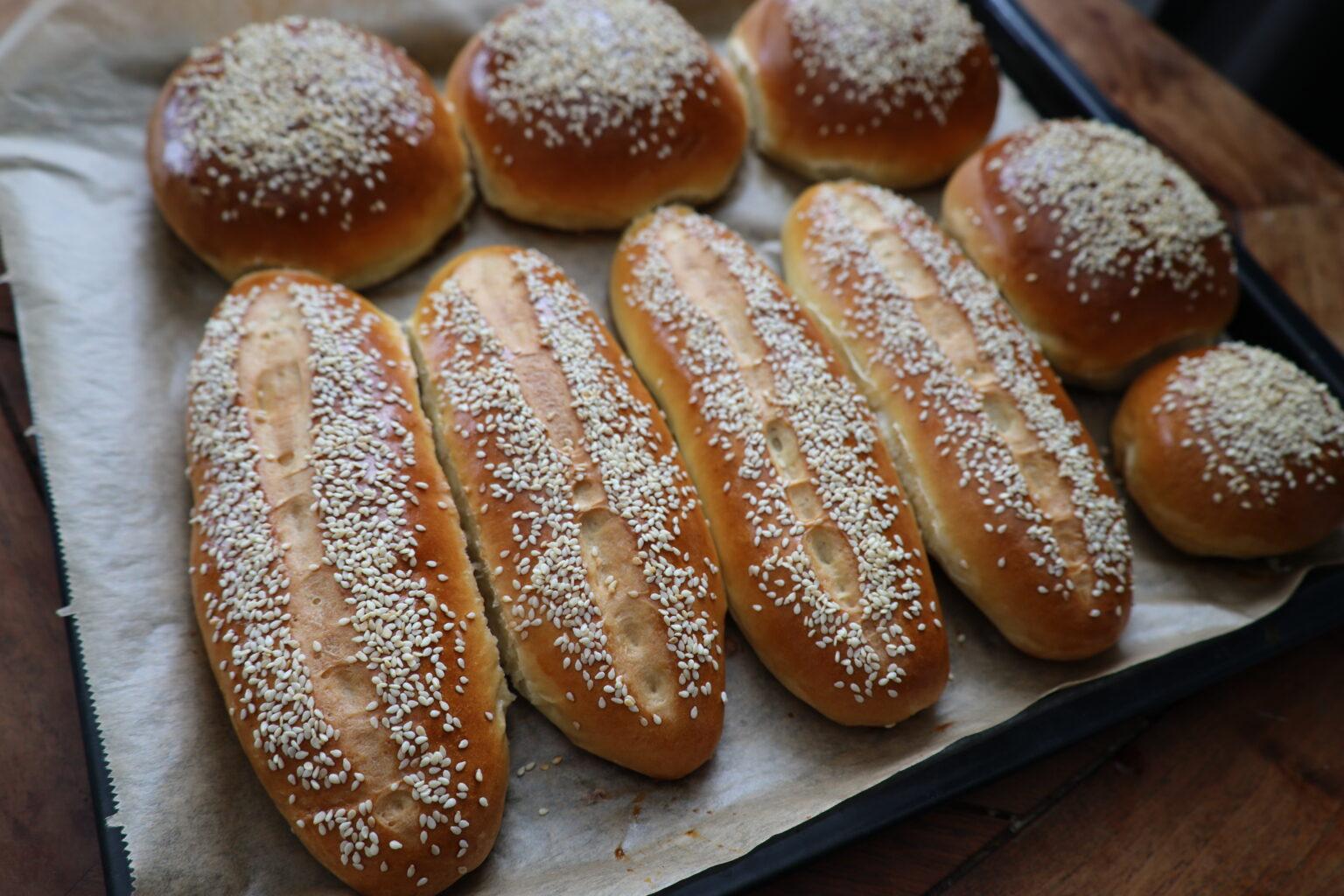 Selbstgemachtes Burger Brötchen / Sandwich Brot - Bibichworld Rezepte ...