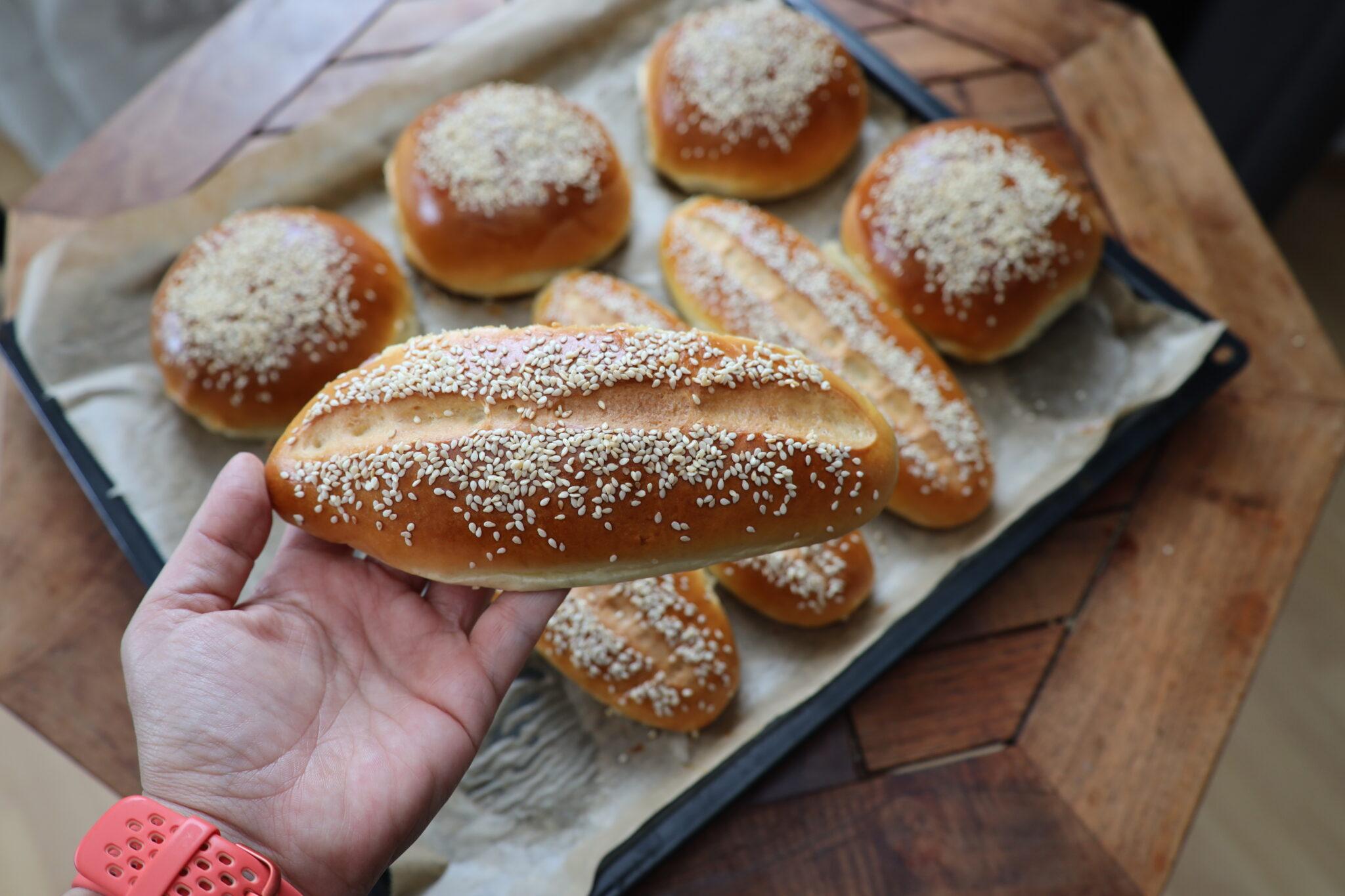 Selbstgemachtes Burger Brötchen / Sandwich Brot - Bibichworld Rezepte ...